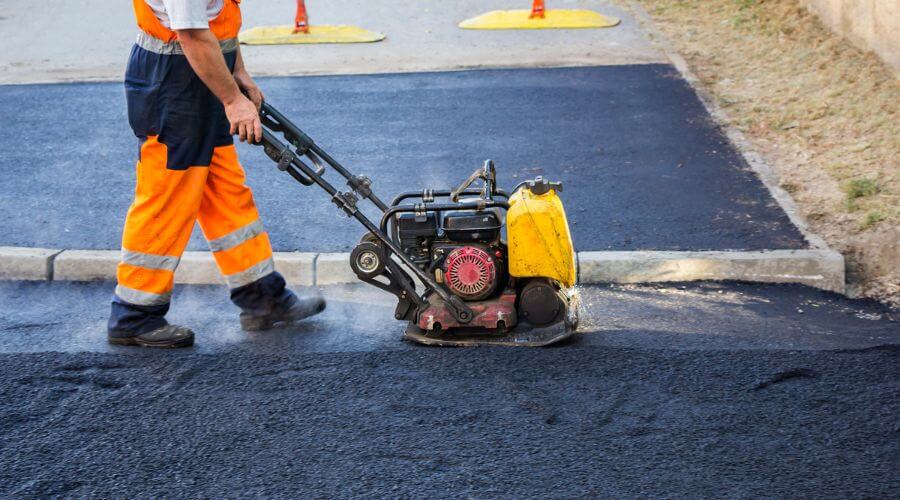 Professional gutter cleaning in Clint, TX